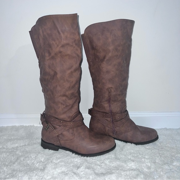 Classic Brown XOXO Cowgirl Riding Boots with Stud Buckle - Picture 4 of 13